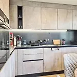Ambassador 2-1 By Interhome Διαμέρισμα *