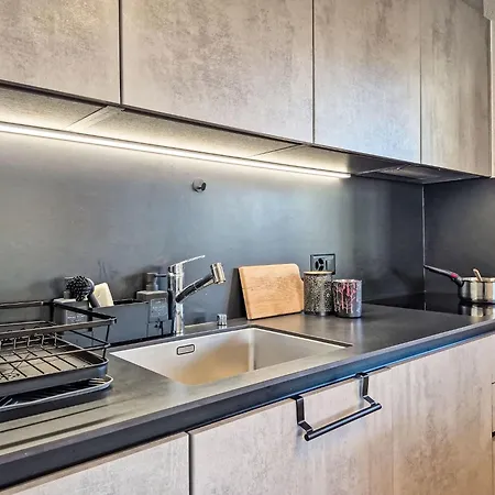 Ambassador 2-1 By Interhome