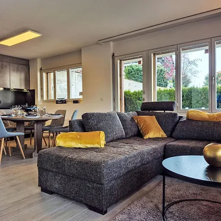 Ambassador 2-1 By Interhome