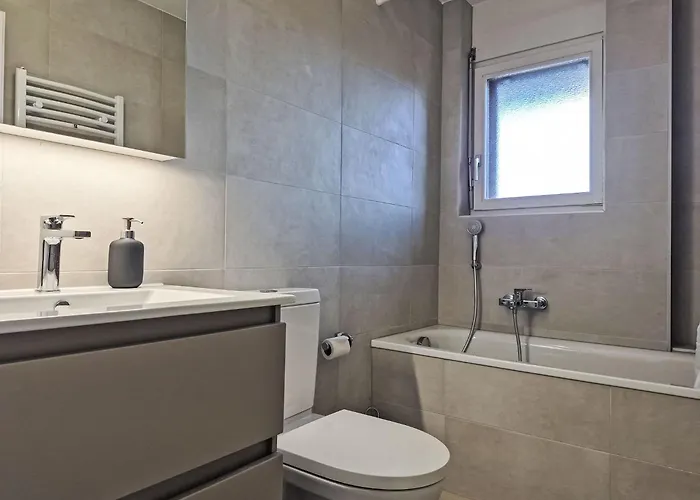 Ambassador 2-1 By Interhome *