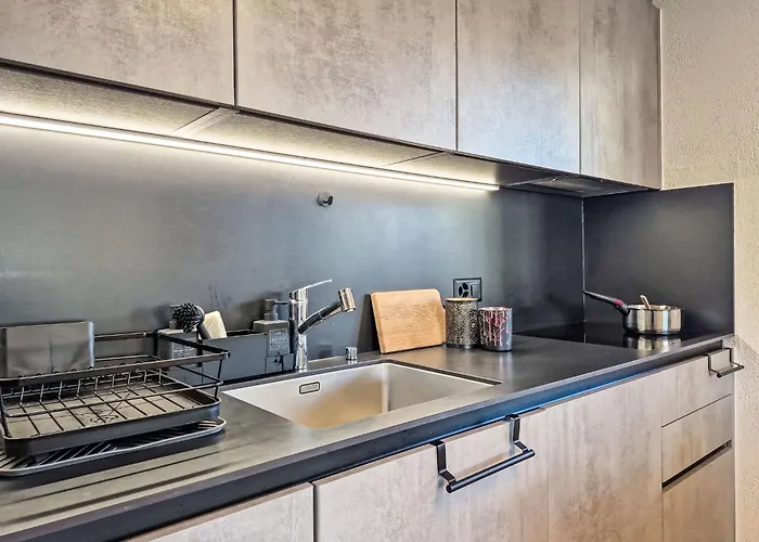 Ambassador 2-1 By Interhome