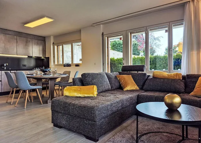 Ambassador 2-1 By Interhome